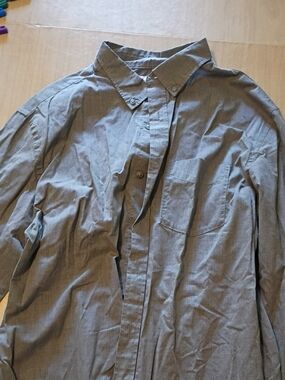 Old Navy Men's Gray Button-Down Shirt with Chest Pocket